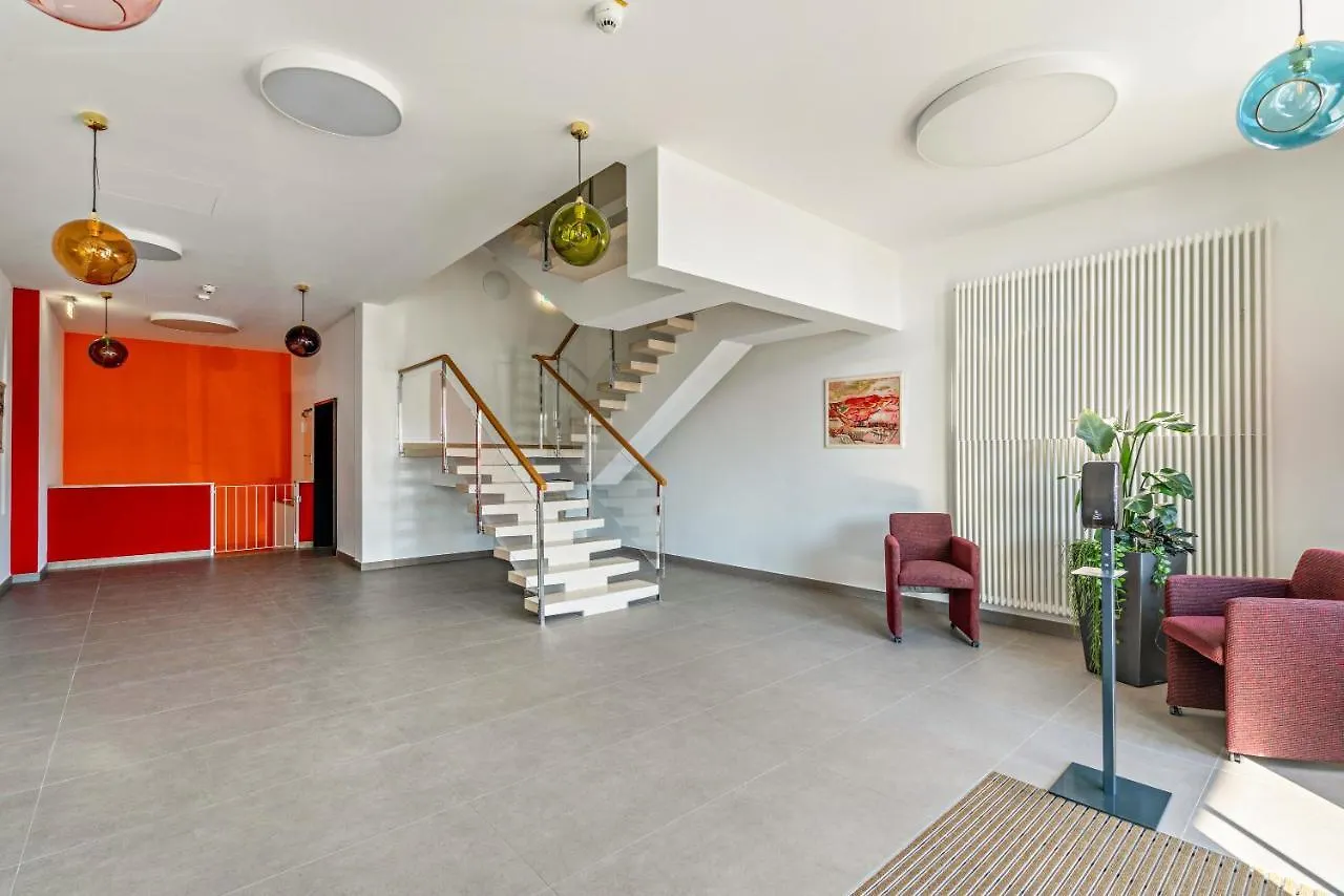 Huber Living Basic 210 Apartment Germering 0*,